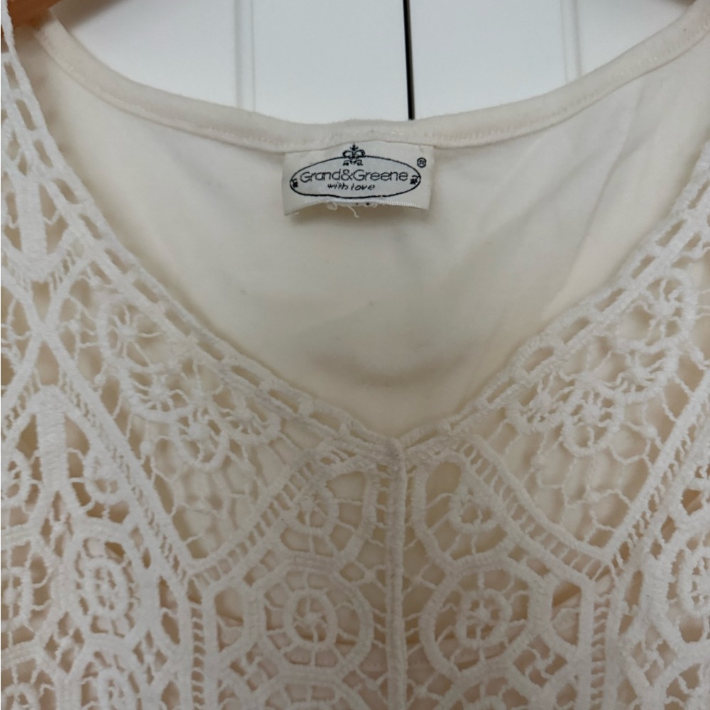 Elegant Cream Lace for Sleeveless Top - Picture 2 of 3